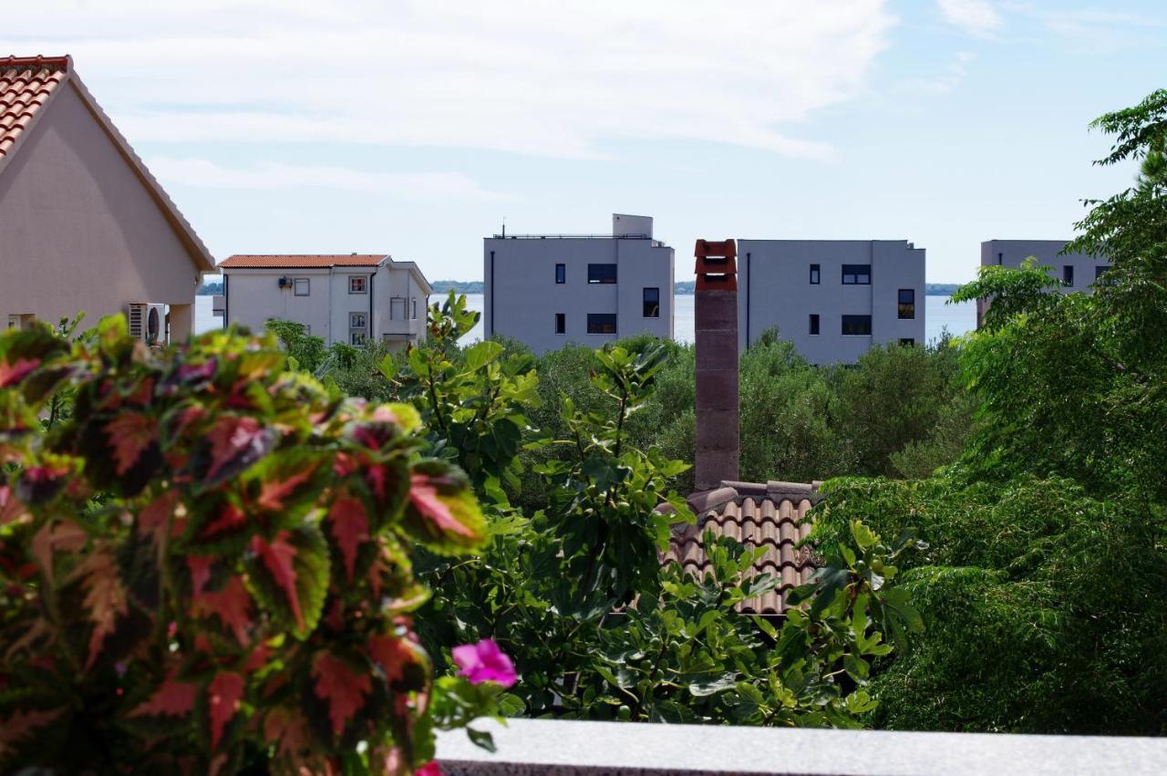 Apartment Nada Vir Exterior photo