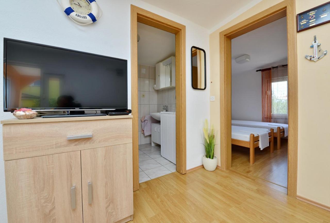 Apartment Nada Vir Exterior photo