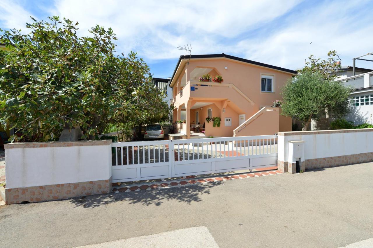 Apartment Nada Vir Exterior photo