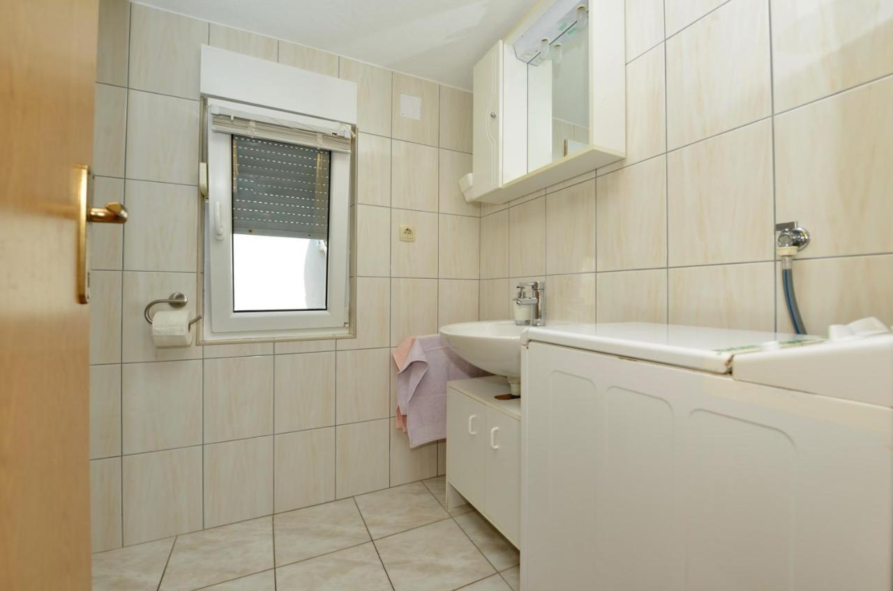 Apartment Nada Vir Exterior photo