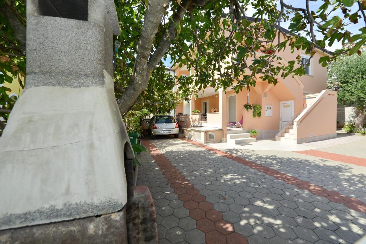 Apartment Nada Vir Exterior photo