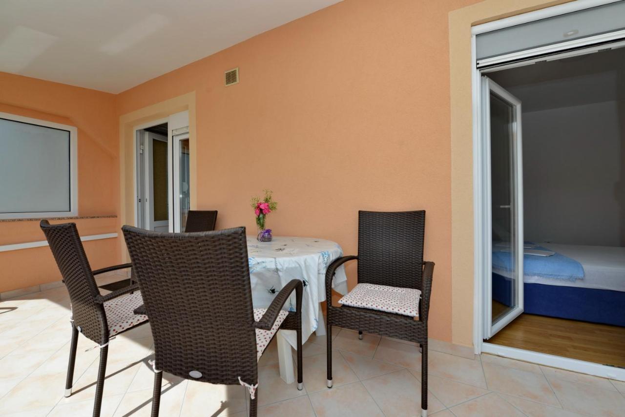 Apartment Nada Vir Exterior photo